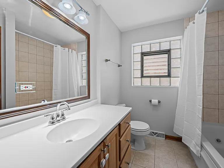 8610 W Summerdale Ave #2S — Photo 11