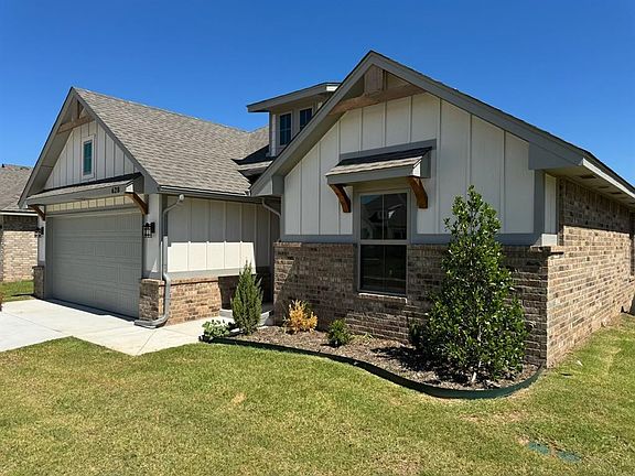 3rd image of 628 Honey Springs Ln