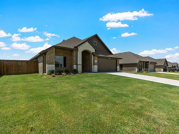 2nd image of 314 Pennington Rd