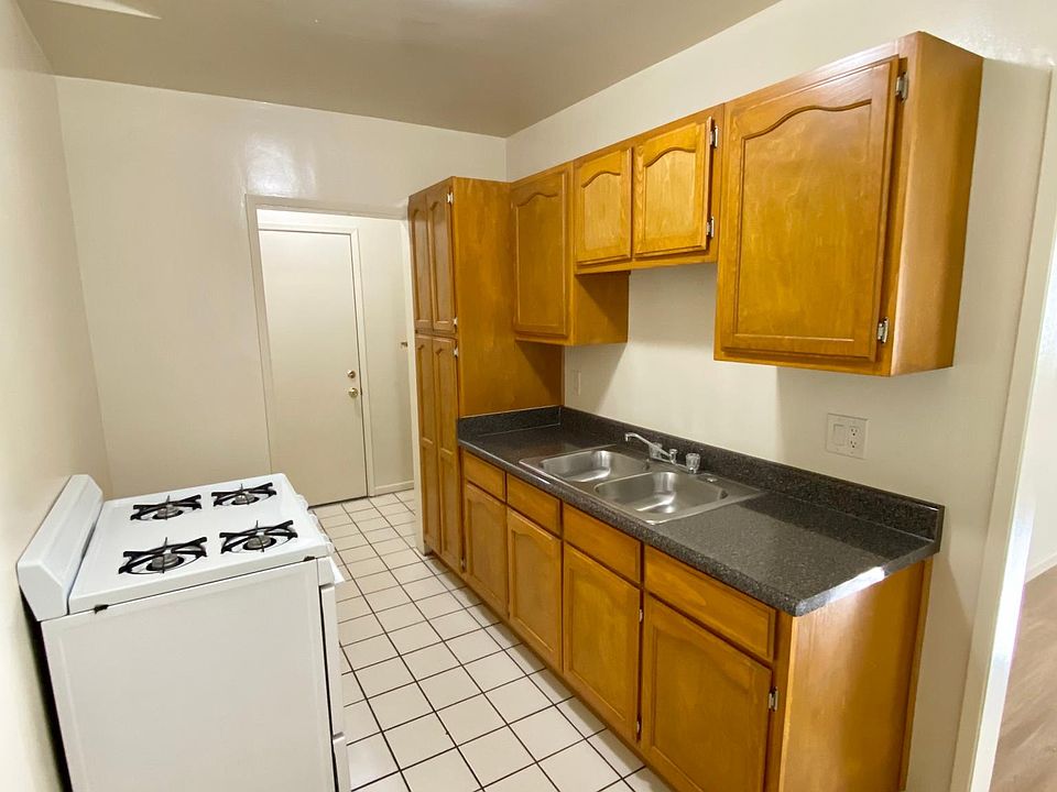 1st image of 950 N Eucalyptus Ave