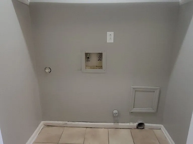 1502 Barrington Rd NW #B — Photo 9