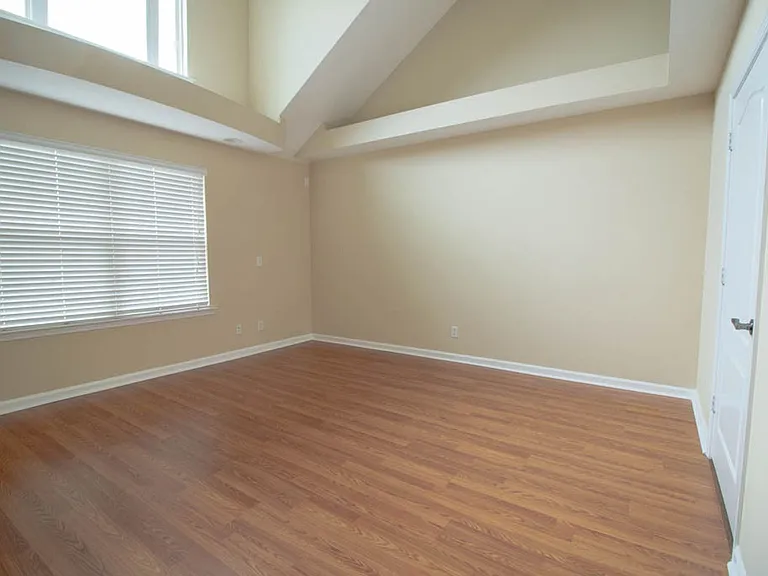 127 Ventura Pl — Photo 22