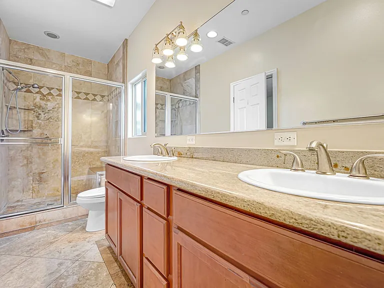 15612 Van Ness Ave #8 — Photo 5