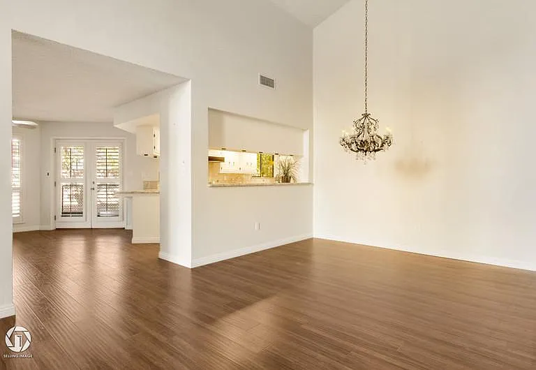 2300 El Portal Dr #49 — Photo 5