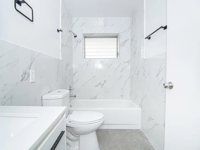 6150 SW 37th St #1-20 — Photo 6
