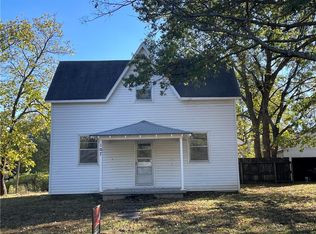 107 E Pleasant St, Butler, MO 64730