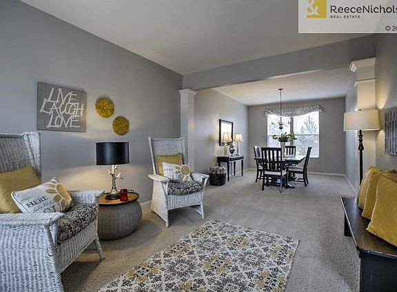 Large formal living/dining room