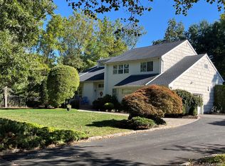 62 Burton Ln, Commack, NY 11725
