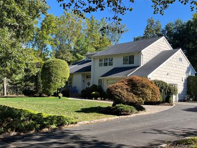 62 Burton Lane, Commack, NY, 11725