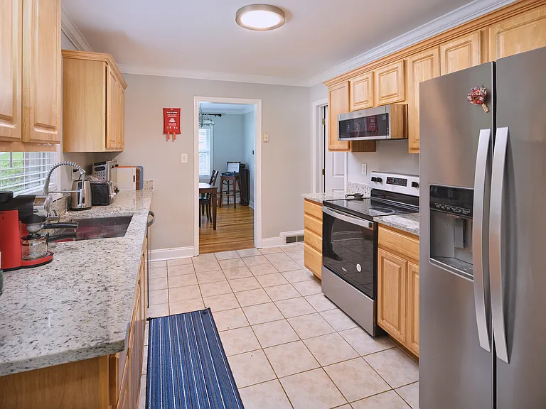 2441 N Decatur Rd — Photo 2