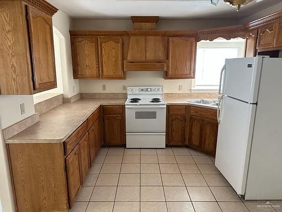 3rd image of 3809 Sarah Evans St