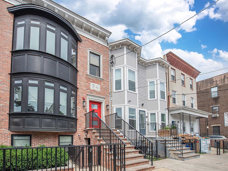 1st image of 84 Ferry St #1