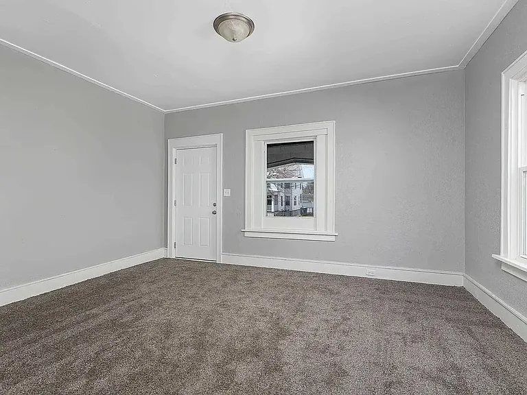 2209 Farnam St — Photo 4