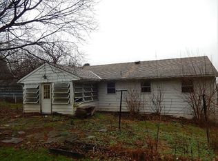4 E Summit Dr, Stevens, PA