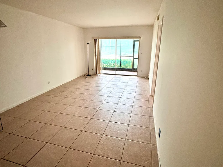4141 NW 90th Ave #103 — Photo 5