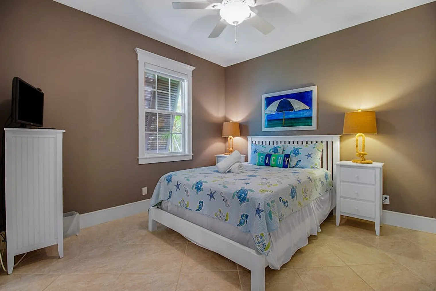 4 bed, 4.0 bath, 3692 sqft, $12,471 — Photo 4