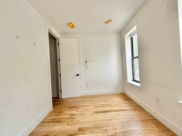 1518 Jefferson Ave #1R — Photo 6