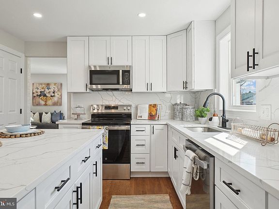4th image of 12711 Sholton St