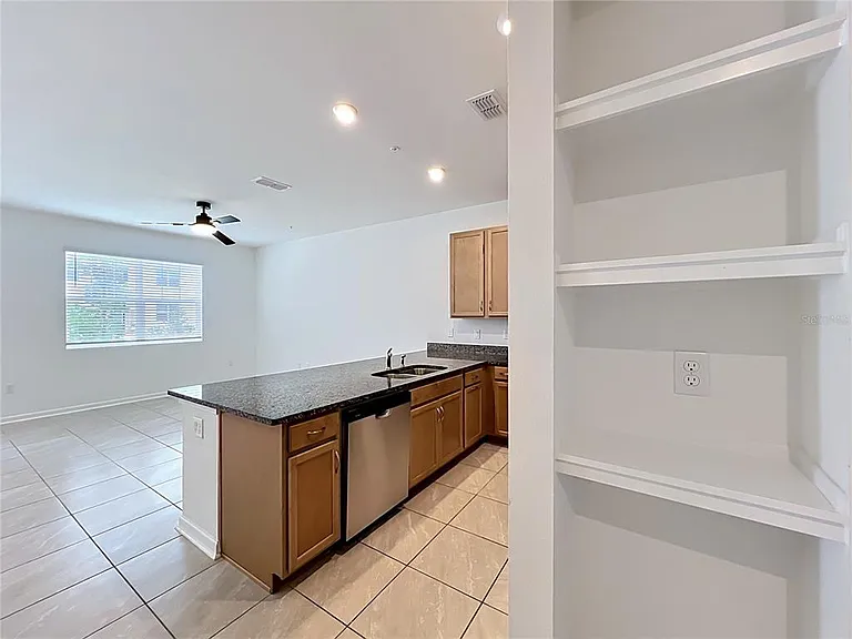 9848 Walkway Dr — Photo 10