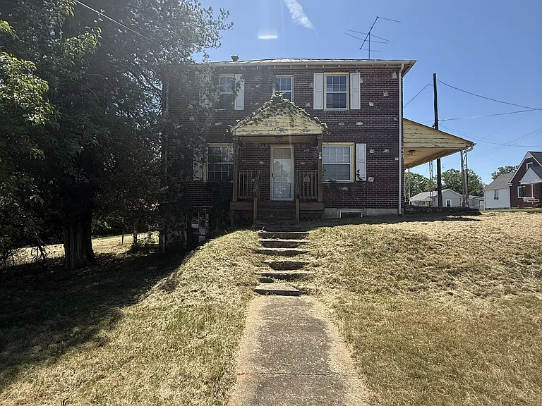 1011 Roundabout Rd — Photo 1