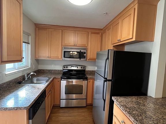 4th image of 831 University Ave #11043328