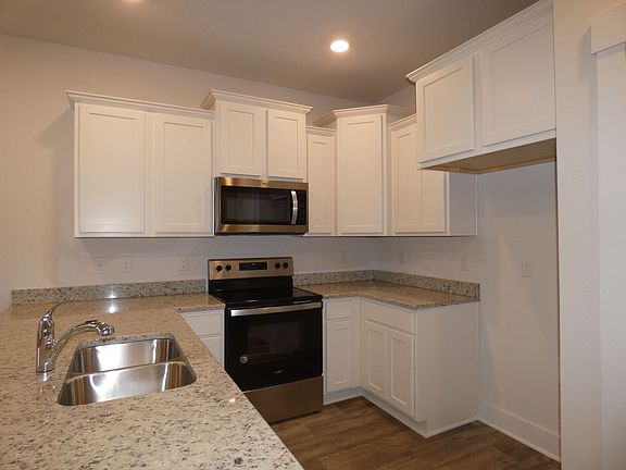 4th image of 1526 Farragut Way