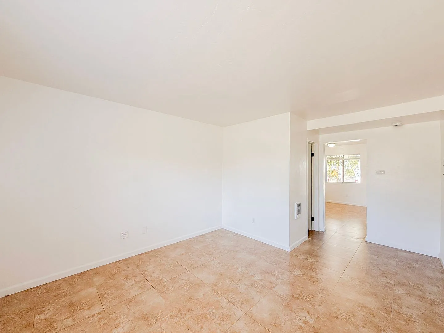 Modern 2BR/1Bth Apartments with Private Patio and Parking — Photo 4