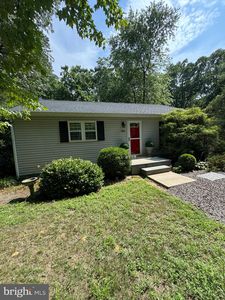 405 E Millstream Rd, Cream Ridge, NJ, 08514