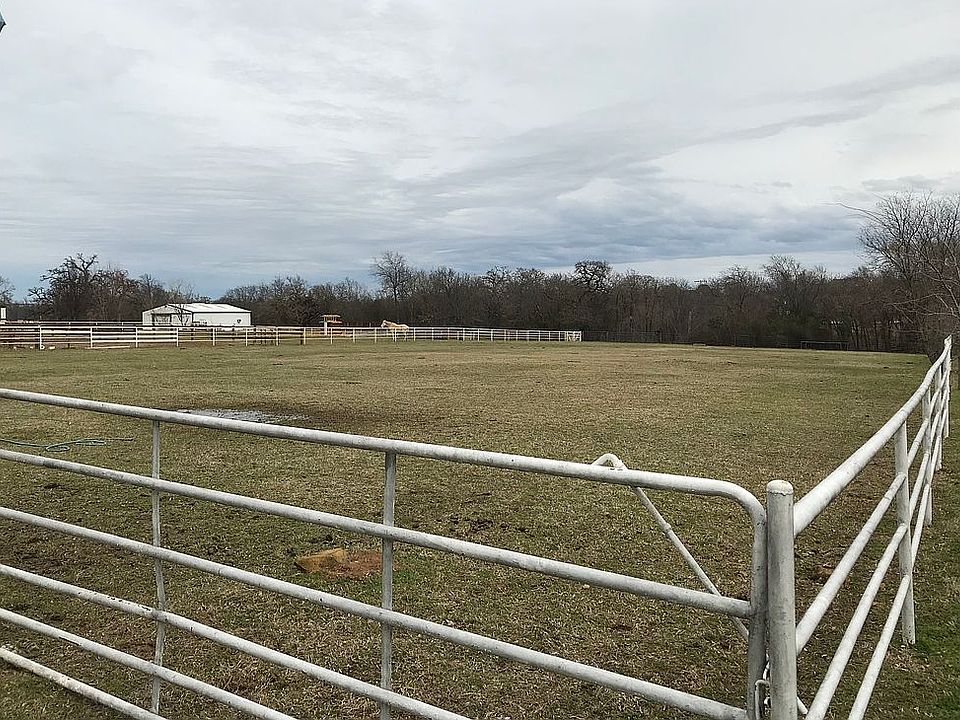 2nd image of 2999 Lake Dr