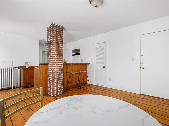 3rd image of 14 Brinley St APT 3