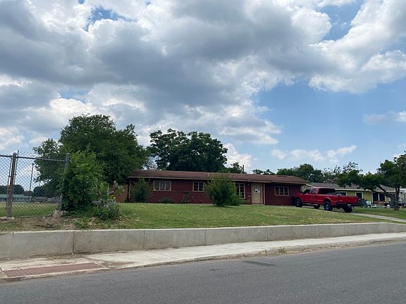 3rd image of 228 Kenmar Dr
