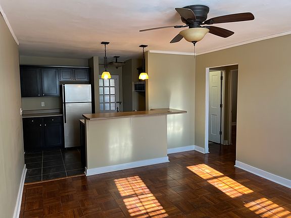 3rd image of 301 E Grove St #C6