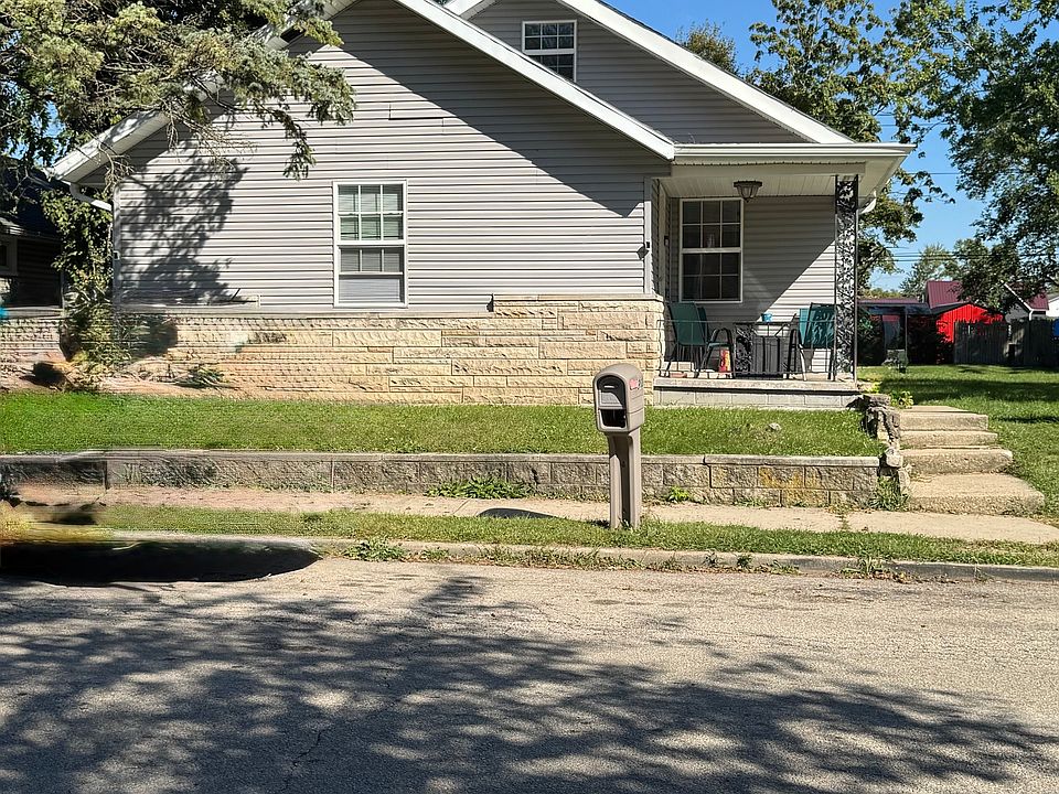 1st image of 908 S Blaine St