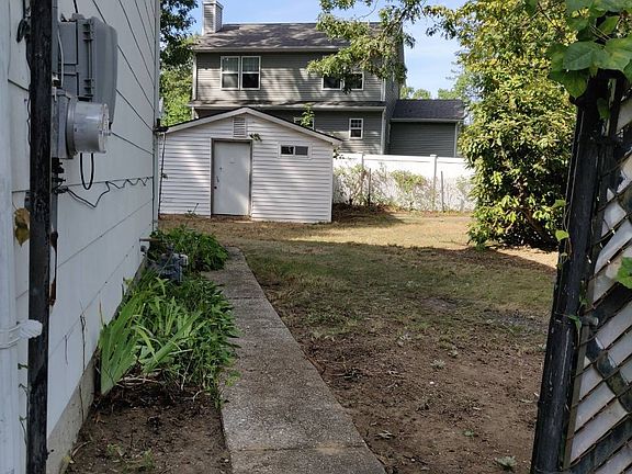 3rd image of 163 Brooklyn Ave