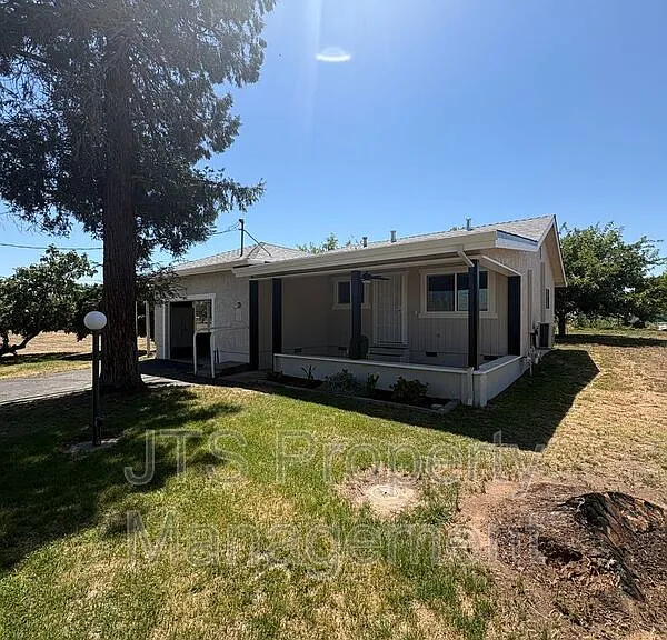 2440 Central Ave #B — Photo 4
