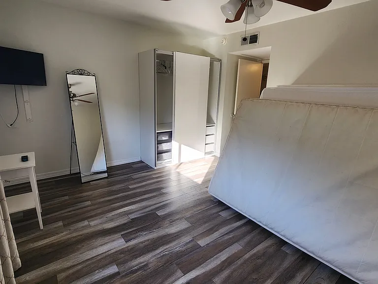 121 W Loma Vista Dr #101 — Photo 30