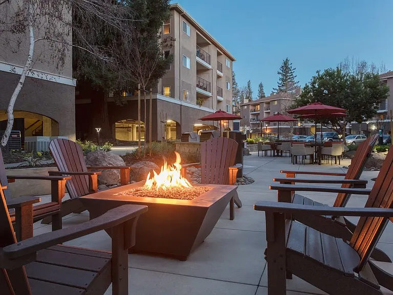 Ridge II Outdoor Seating Area Barbecue Grills and FirePit