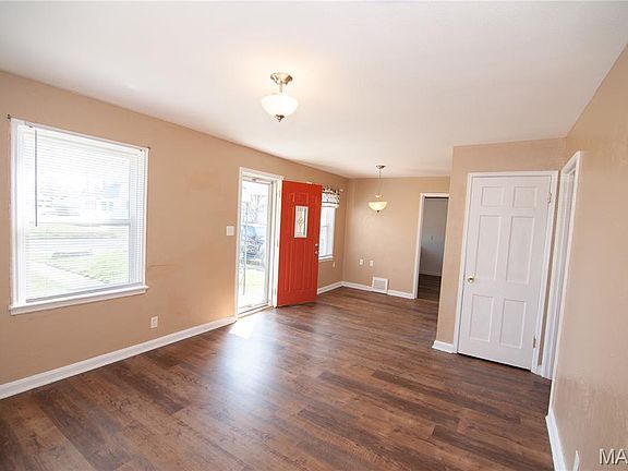 4th image of 10 Belwood Rd