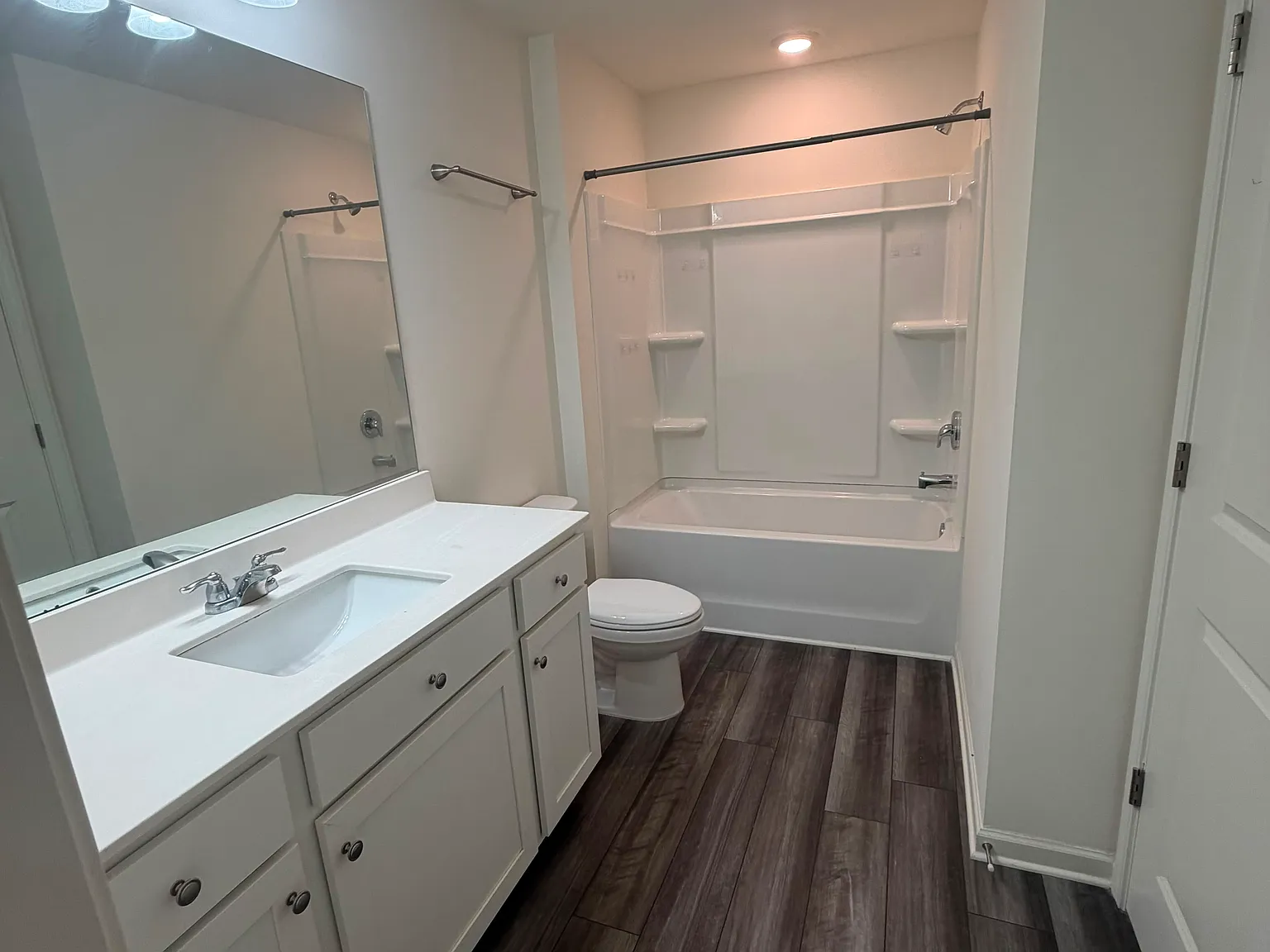 595 Magnolia Cir — Photo 2