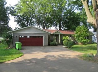 W10927 Blackhawk Trl, Fox Lake, WI 53933