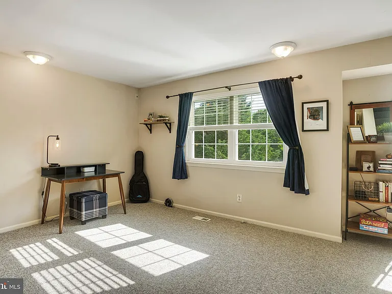 37 Rampart Dr — Photo 21