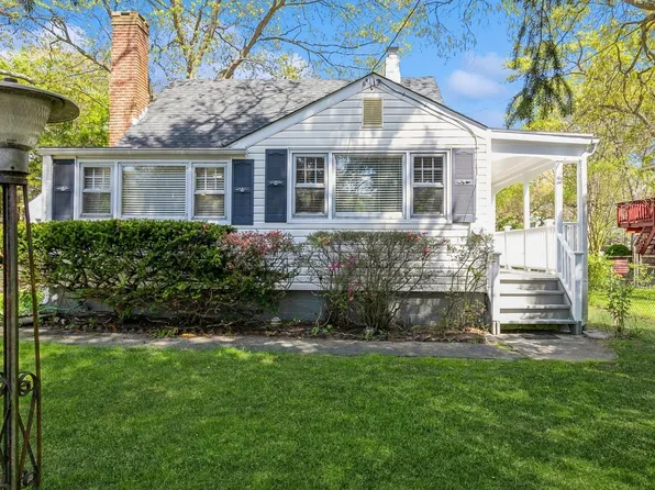 19 Lowell Avenue, Holtsville, NY 11742