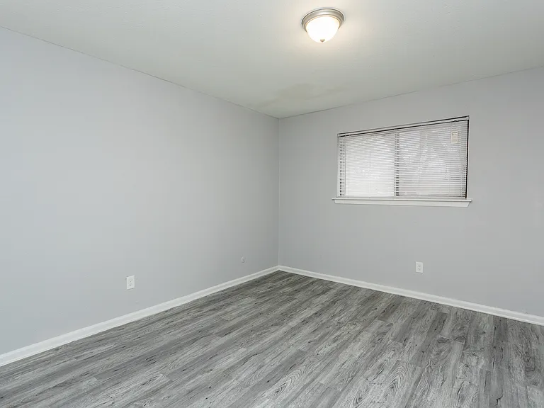 Allendale Village Apartments — Photo 28