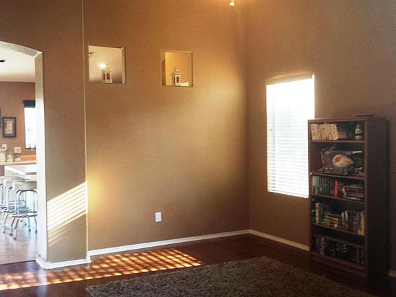 4th image of 2557 E Carla Vista Dr