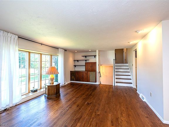 4th image of 6452 Meldon Dr