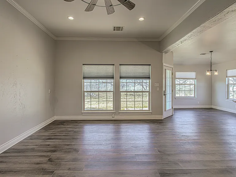 704 Poverty Dr — Photo 11