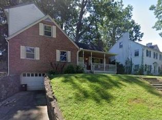 26 Oakwood Rd, Huntington, WV 25701