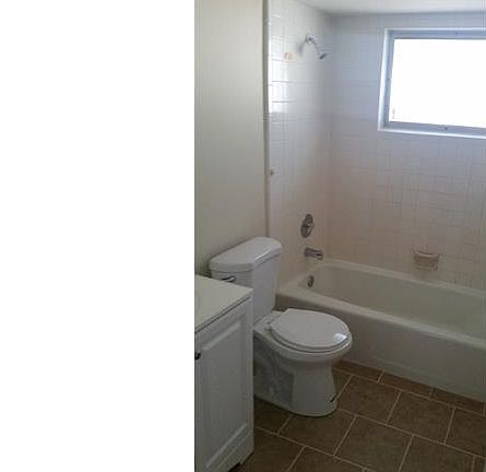 2nd image of 916 Creighton Dr