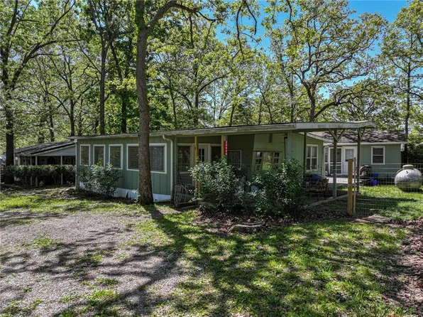 20946 Ole Shep Trl, Wheatland, MO 65779