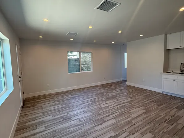 6512 Gloria Ave, Van Nuys, CA 91406